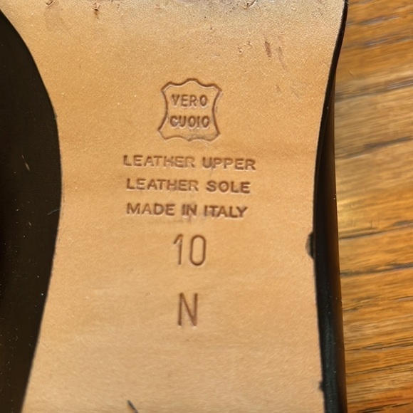 TALBOTS Brown leather shoes Size 10 N. Italian leather one and 1/4 inch heel - Picture 4 of 7